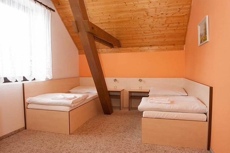 Hotel Mlyn - Jihlava Vílanec Buitenkant foto