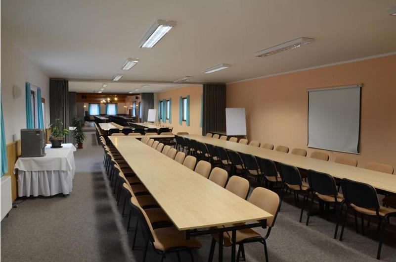 Hotel Mlyn - Jihlava Vílanec Buitenkant foto